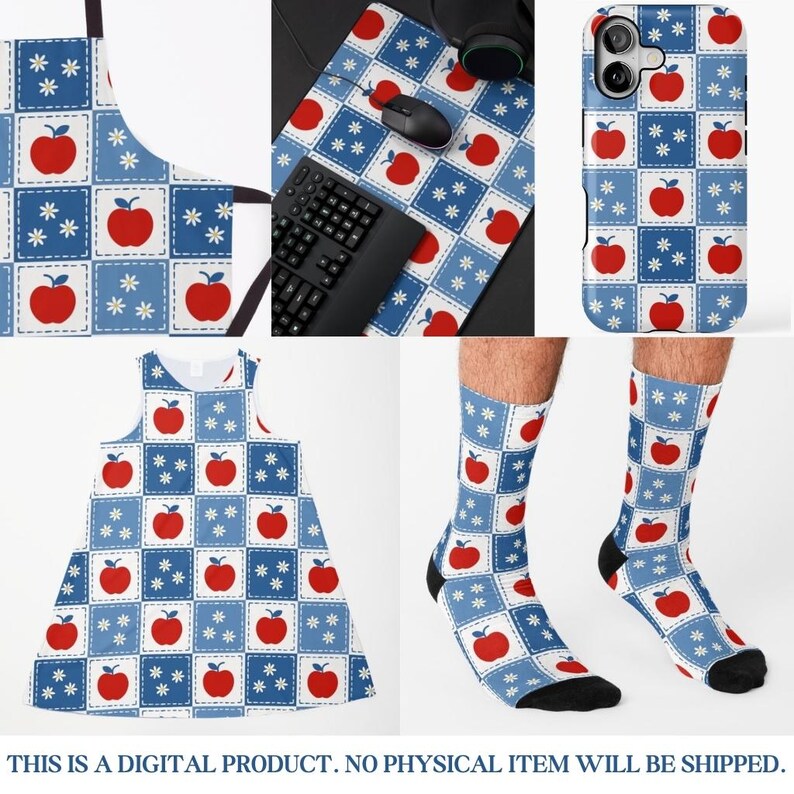 K&ouml;nnte beinhalten: Eine Auswahl an Artikeln mit einem sich wiederholenden Muster aus roten &Auml;pfeln und wei&szlig;en sternf&ouml;rmigen Blumen auf einem blau-wei&szlig;en Patchwork-Design. Artikel umfassen eine Sch&uuml;rze, ein Mauspad, eine Handyh&uuml;lle, ein Kleid und Socken. Der Text unten lautet: DIES IST EIN DIGITALES PRODUKT. ES WERDEN KEINE PHYSISCHEN ARTIKEL VERSENDET.