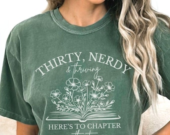 Camiseta de aniversário de 30 anos, camiseta de aniversário do capítulo 30, trinta nerds e prósperos, camiseta de aniversário de marco, camiseta literária para aniversário de 30 anos