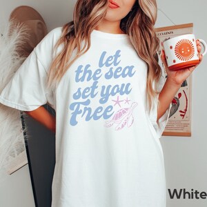 Comfort Color Beach Shirt, Let the Sea Set You Free Turtle Shirt Beach Bum T-shirt Ocean Shirt Comfort Colors Tee Summer Shirt Oversized Tee