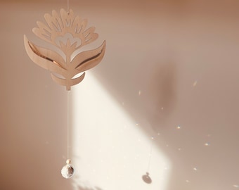Suncatcher skandinavische Blume | Sonnenfänger aus Holz mit Spiegeleffekt | Dekoration für Fenster oder Decke