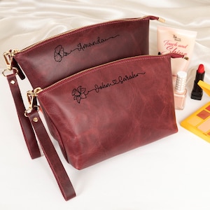 Makeup Bag with Birth Flower for Women, Personalized Leather Makeup Bag, Bridesmaid Makeup Bag, Custom Toiletry Bag Her, Bag Gift for Mom