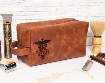 Personalized Leather Toiletry Bag Doctors, Custom Paramedic Dopp Kit, Medical School Gift, Best Thank You Gift, Christmas Gift for Doctors