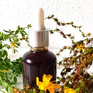 100ml St Johns Wort Oil (Hypericum Perforatum)