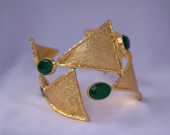 Gold Statement Bracelet Cuff in Green Onyx ~ Brass Handmade jewelry ~ Gold Statement Cuffs ~ Valentine Gift for her ~ Fashion Jewelry Indian