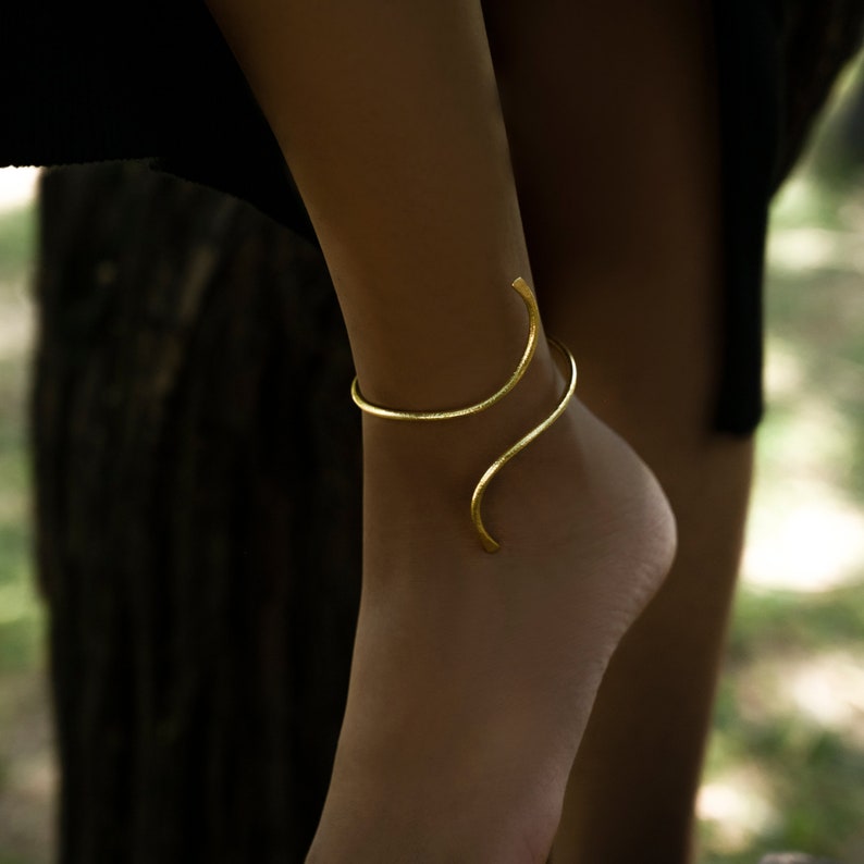 Gold Anklet Minimal Jewelry Contemporary Jewelry Gold Anklet cuff Boho Jewelry Brass jewelry Statement bracelet Gift for her Christmas gift Handmade jewelry Beautiful Gift Gold Jewelry Greek inspired jewelry Ankle Body jewelry for her