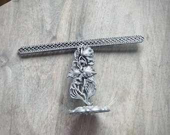 Vintage Silver Earring Stand – Cross-Shaped with Delicate Flower Ornament Signed