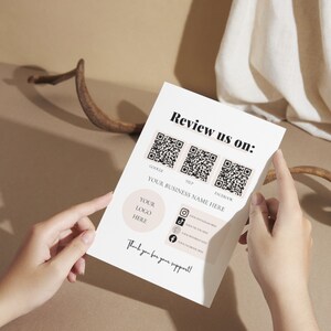 Hinterlassen Sie eine Bewertung QR-Code-Zeichen, Nail Tech Beauty Salon Visitenkarte, bearbeitbar in Canva Scan-to-Pay-Zeichen, Social Media & Google Bewertung Zeichen