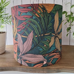 Wunderschöner, handgefertigter Lampenshirm Floral, Jungle, Blätter für Stehlampen, Hängelampen oder Tischlampen Bild 4