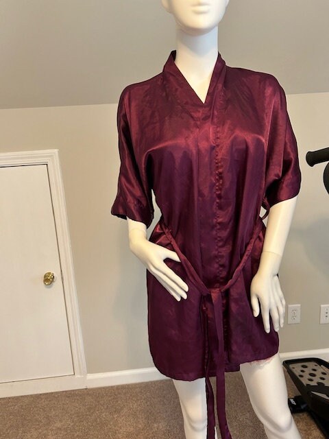 Vintage Lingerie Wine colored Robe sz Small Alexander Del Rosa
