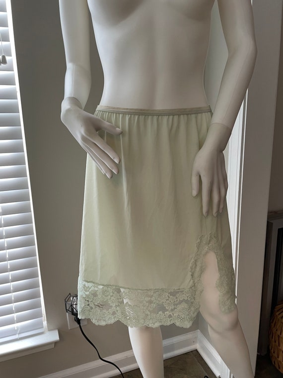 Vintage Slip Lingerie Vanity Fair  Slip Skirt  19… - image 1