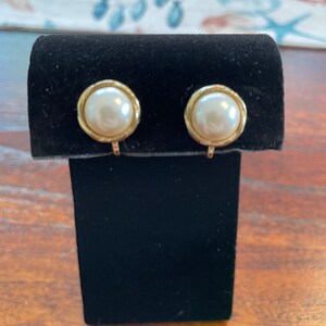 Vintage Jewelry Pearl clip on Button Wedding earrings