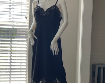 Vintage Lingerie Van Raalte slip sz Small black lace