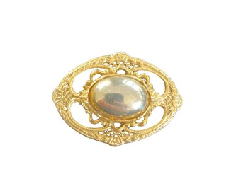 Vintage Jewelry Pearl and Gold tone Brooch Oval