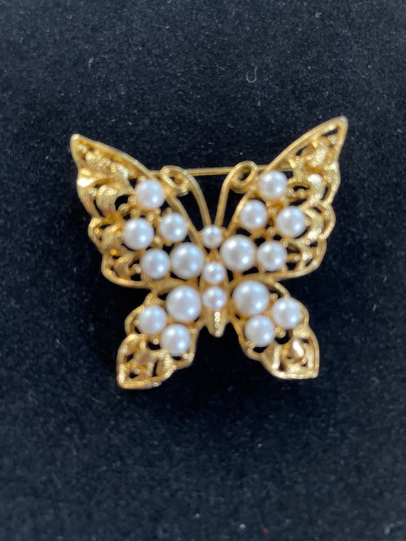 Vintage Jewelry Butterfly Pearl Gold Brooch