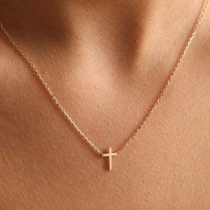 Tiny Cross Necklace, Dainty Pendant Cross Necklace, Christian Gifts for Christening, Confirmation Gifts, Baptism Gift, Minimalist Necklace