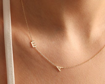 Goldene Initialen-Halskette, seitliche Initialen-Halskette, individuelle Buchstaben-Halskette, personalisierter Schmuck, Geschenk für Sie, Weihnachtsgeschenk, Muttergeschenke