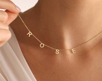 Collier lettre personnalisé, bijoux prénom personnalisés, collier lettres espacées, collier délicat en or, collier monogramme, cadeau pour elle