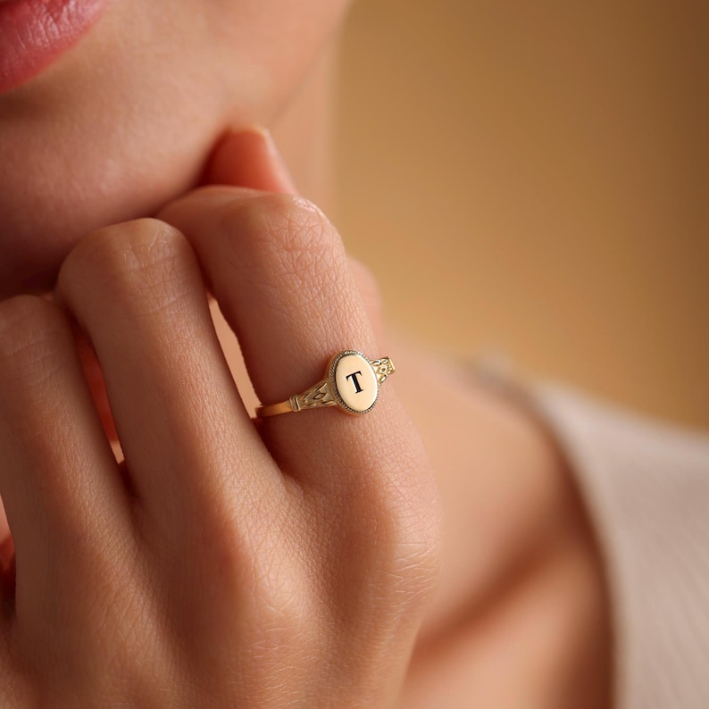 Personalized Initial Signet Ring, Dainty Engraved Initial Ring, Personalized Letter Ring, Rings For Women, Vintage Rings, Christmas Gift, Mothers day gifts, mom rings, black Friday sale, anniversary gift, birthday gift, custom ring, gift for her