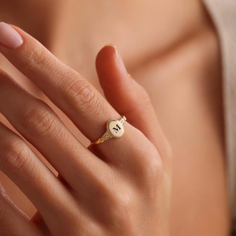 Personalized Initial Signet Ring, Dainty Engraved Initial Ring, Personalized Letter Ring, Rings For Women, Vintage Rings, Christmas Gift, Mothers day gifts, mom rings, black Friday sale, anniversary gift, birthday gift, custom ring, gift for her