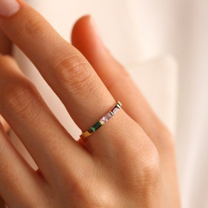 Baguette Geburtsstein Ring, Benutzerdefinierte stapelbar Edelstein Ring, perfekt für jeden Tag, personalisierte Geschenke für Mutter, Baby-Dusche-Geschenk, Weihnachtsgeschenk Bild 5
