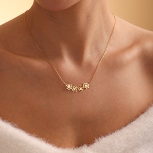 Collier délicat de fleurs de naissance, collier bouquet de fleurs de naissance, cadeau de grand-mère, bijoux fleurs de naissance, cadeau de famille fleur de naissance, cadeaux de fête des mères image 2