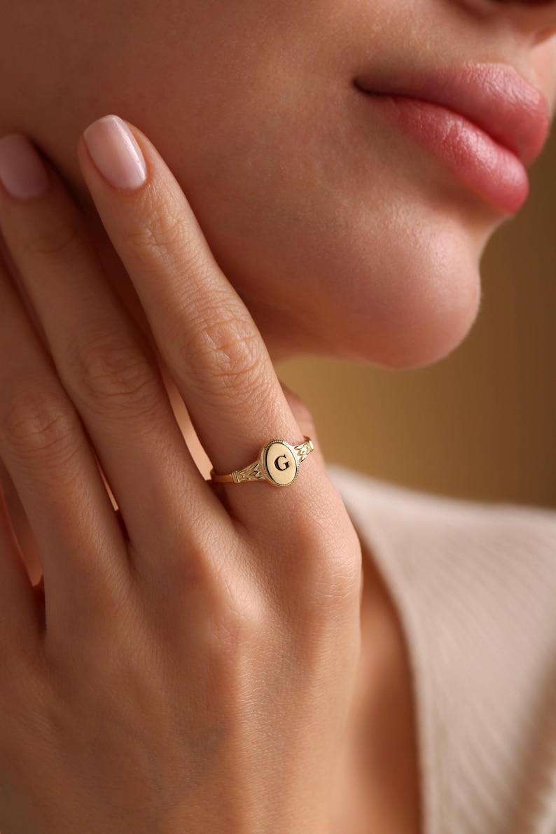 Personalized Initial Signet Ring, Dainty Engraved Initial Ring, Personalized Letter Ring, Rings For Women, Vintage Rings, Christmas Gift, Mothers day gifts, mom rings, black Friday sale, anniversary gift, birthday gift, custom ring, gift for her