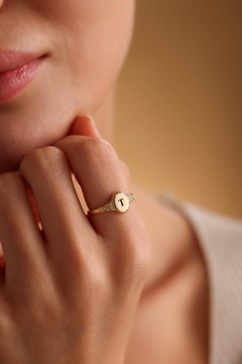 Personalized Initial Signet Ring, Dainty Engraved Initial Ring, Personalized Letter Ring, Rings For Women, Vintage Rings, Christmas Gift, Mothers day gifts, mom rings, black Friday sale, anniversary gift, birthday gift, custom ring, gift for her