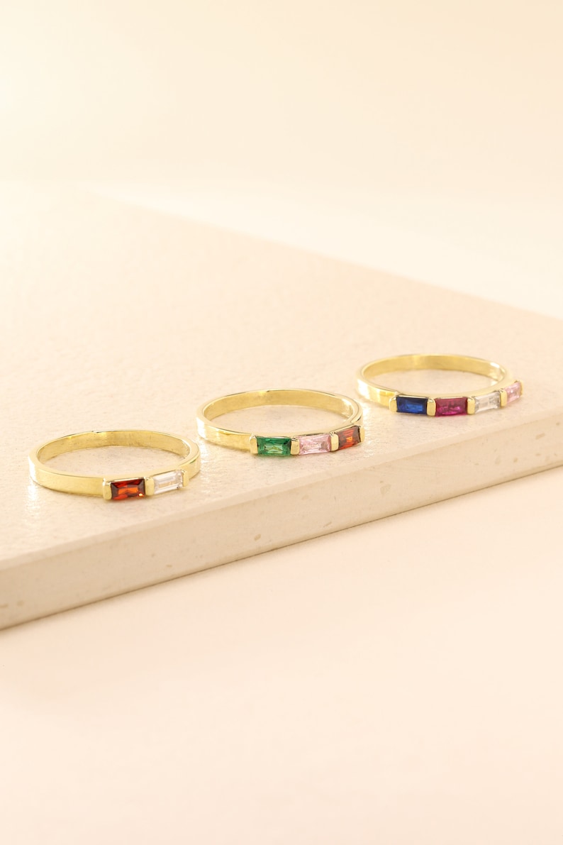 Baguette Geburtsstein Ring, Benutzerdefinierte stapelbar Edelstein Ring, perfekt für jeden Tag, personalisierte Geschenke für Mutter, Baby-Dusche-Geschenk, Weihnachtsgeschenk Bild 8