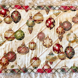 Winter Holiday Place Mats | Quilted Place Mats