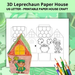 Puede incluir: Una manualidad de casa de papel de duende 3D. La imagen muestra una casa de papel colorida y terminada junto a la plantilla imprimible. La casa es rosa, roja, verde y amarilla. La plantilla incluye un duende, una olla de oro y tréboles.