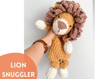 Crochet snuggler - lion lovey - réalisé sur commande lion au crochet