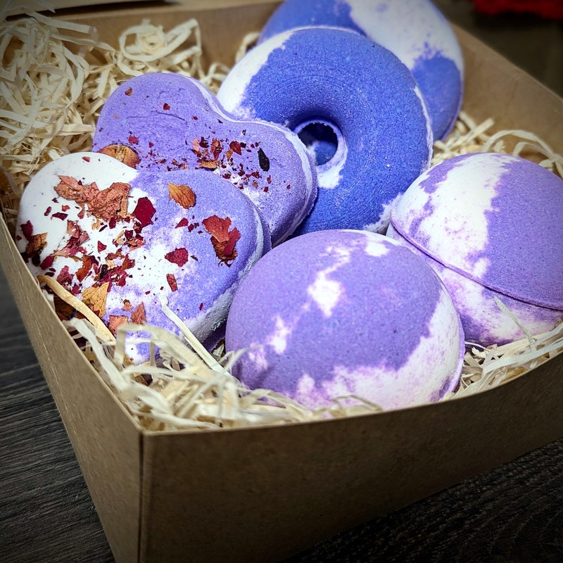 Bath Bomb Gift Set - 60+ Gift Ideas for 2024
