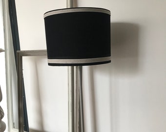 Lampe à poser abat jour cylindrique noir