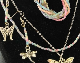 Hand made beaded necklace, bracelet and earrings set