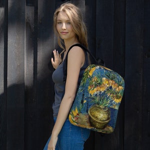 Imperial Fritillaries in einem Kupfervasen-Rucksack | Van Gogh Laptop Rucksack | College Rucksack | Van Gogh Geschenk, Lehrer Tasche