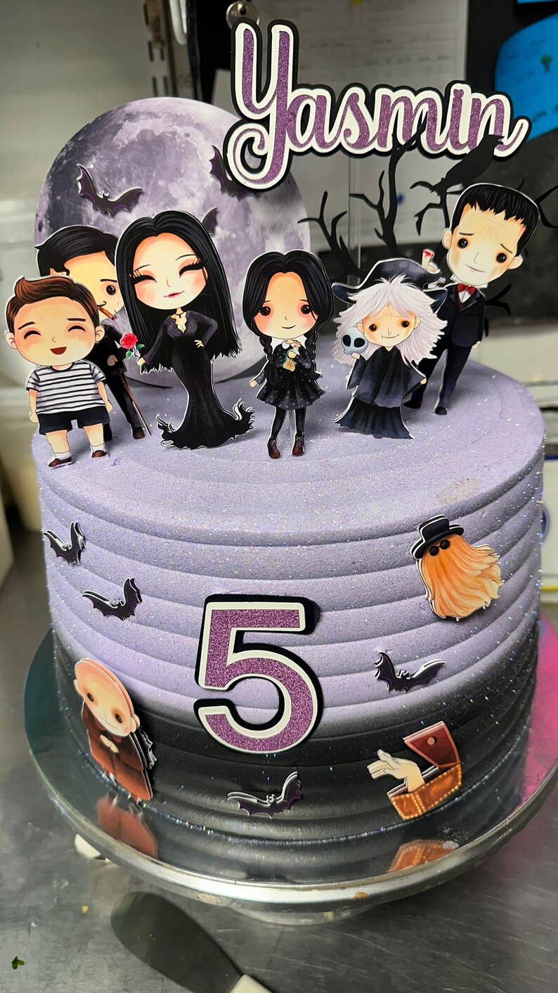 Topper gâteau personnalisé Mercredi Addams - Scrapbooking