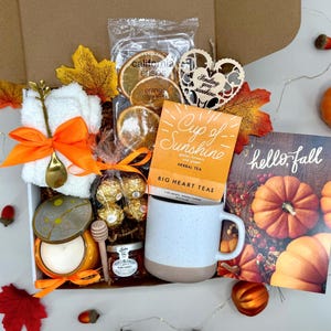 Hug in a Box, Fall care package, Cozy Self care gift box, Hygge gift basket, Thinking of you gift, Gift box for her, Thank you Thanksgiving