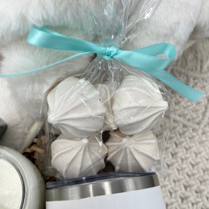 Cozy Christmas Gift For Her Women Hygge Box With Blanket Slippers Sending Love Hugs Gift For Grandma Get Well Soon Thank You Mother Gift Box Bild 6