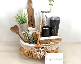 Personalized Wedding Anniversary Engagement Mr&Mrs Gift Basket for Bridal Shower Christmas Charcuterie Board Housewarming Gift for Couple