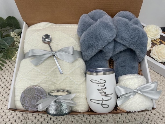 Hugge Christmas Gift Box for Her, Cozy Holiday Self Care Set for Women with Slippers, Blanket, Candle, Socks, Winter Basket for Mom, Grandma