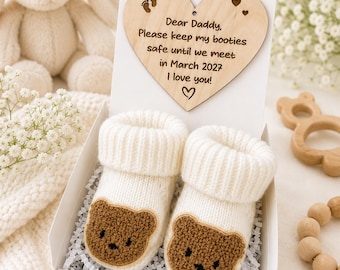 Pregnancy Announcement Gift Box, Baby Booties Reveal Gift for Daddy, Auntie or Grandparents Baby Reveal, Keepsake New Dad Gift For Husband