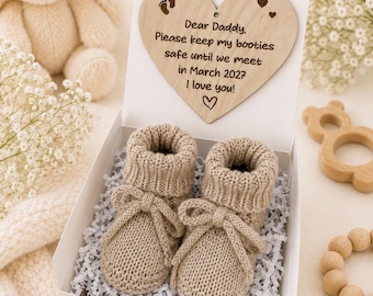 Pregnancy Reveal Gift Box with Baby Booties, Dear Daddy or Grandparents Announcement, Personalized Keepsake Baby Reveal Gift for Family