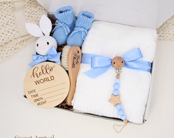 Baby boy gift box, gender neutral gift set, newborn baby girl gift basket, baby shower gift, custom new baby birth basket for new parents