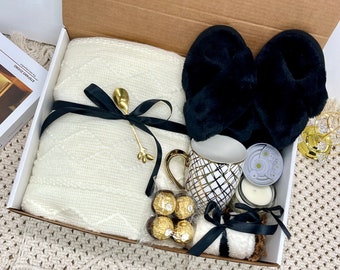 Birthday Gift Box For Women Big Cozy Hugge Gift Basket For Her Sending Love Hugs Sunshine Care Package Gift For Mom Friend Get Well Recovery