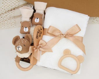 Newborn Gift Box – Neutral Baby Shower Set with Blanket