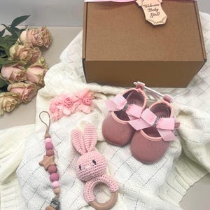 New Baby Girl Gift Set Welcome to the World Gift Newborn Girl Gift Box It’s a Girl Gift Basket Newborn gift box Baby Shower Gift for Girls