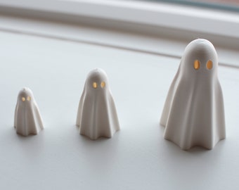 Cute Halloween Ghost decoration with retractable legs - 3D Printed