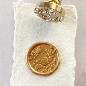 Cachet en cire avec motif floral | Cire de cire Botanica | Réalisez des cachets de cire floraux pour vos invitations et vos enveloppes | Mariage printemps-été