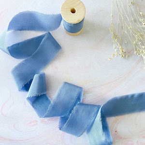 Nastro di seta in Airforce Blue / Rotolo di nastro di seta Habotai con un bordo sfilacciato venduto su una bobina di legno / nastro di seta Airforce Blue