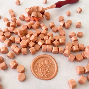 Sealing Wax Beads in Rose Gold | Perfect to make wax seals for wedding invitations, envelopes, gift wrapping and more